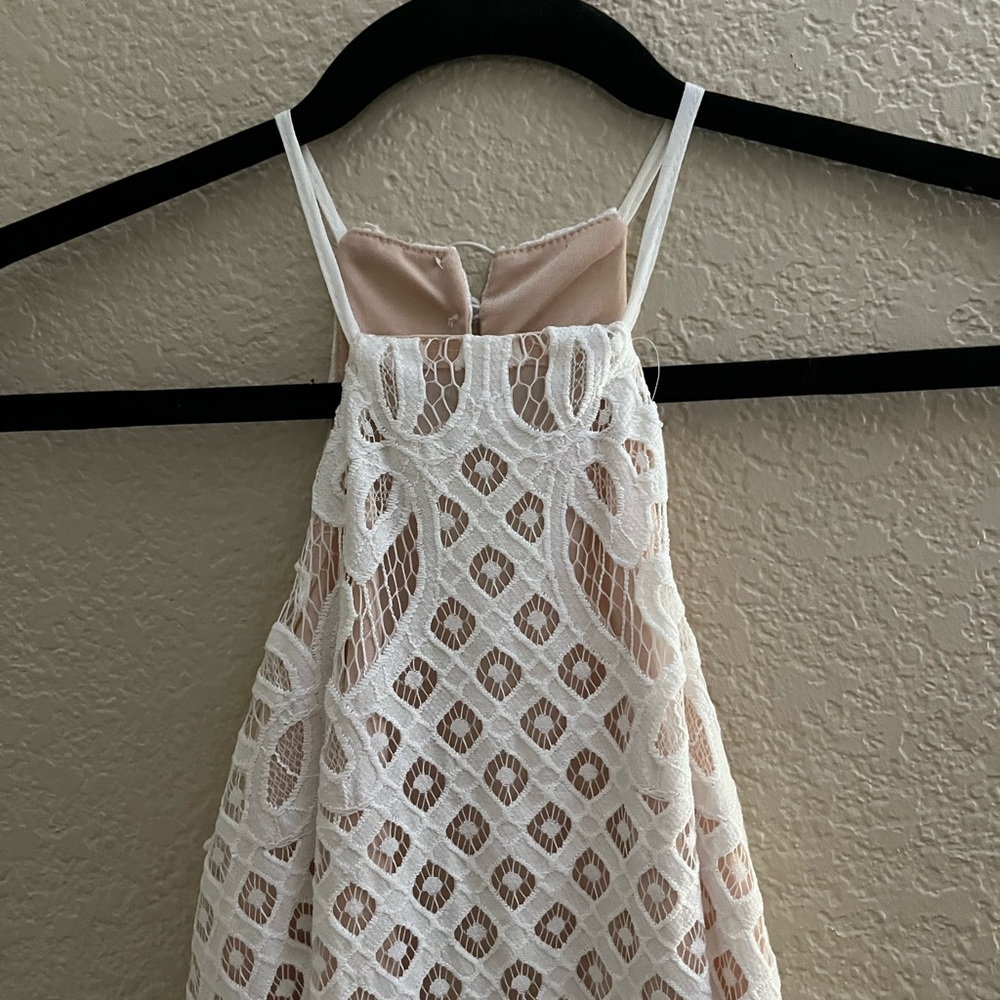 Lulus. Lace Dress Size XS Taupe underneath and Ivory Lace - Picture 9 of 13